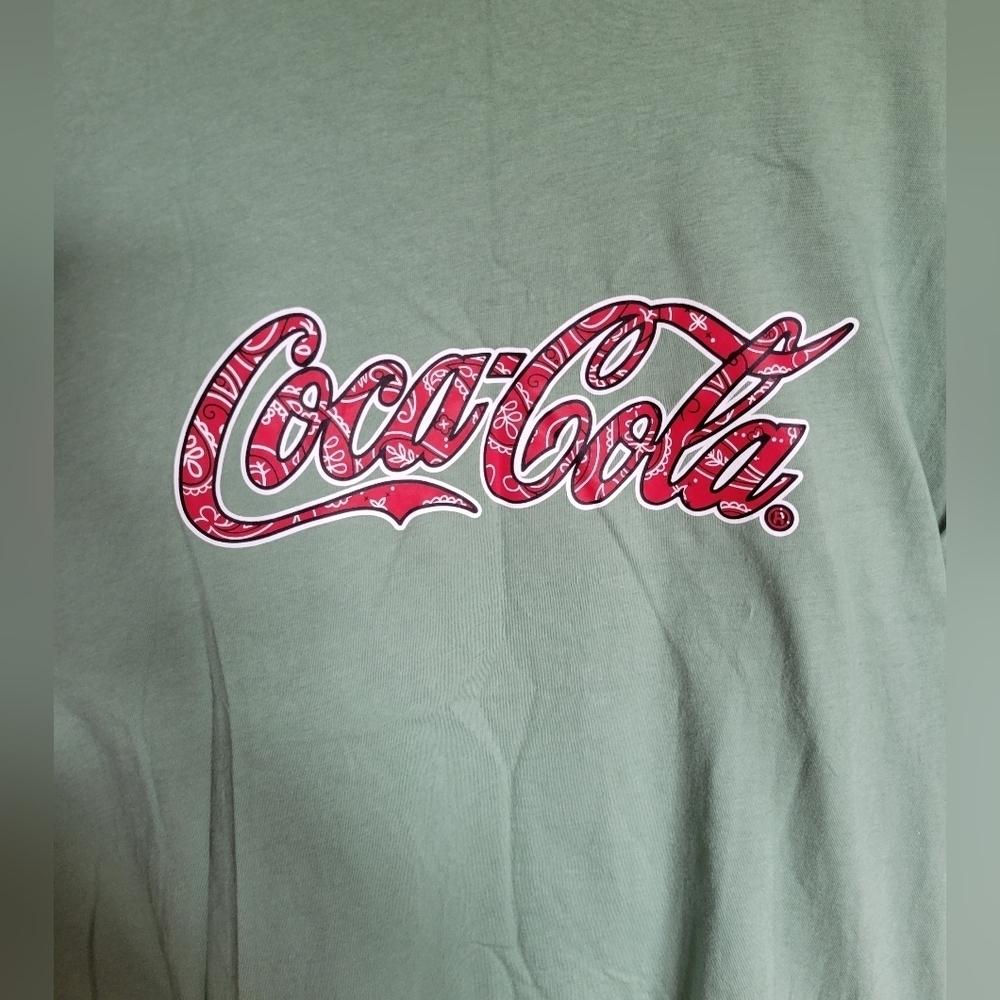 Coca Cola By PacSun Green Bandana Print Logo Tee Size Large - Picture 5 of 7